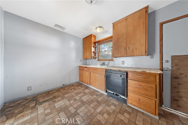 725 Michigan Avenue, Beaumont CA: https://media.crmls.org/medias/f424aa06-5c76-4f31-9bf1-1faeeba970ff.jpg