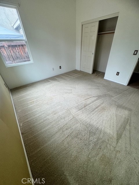 Image 3 of 9 For 1065 Garrett Way