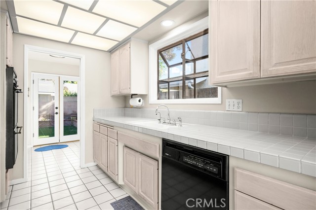 Detail Gallery Image 16 of 49 For 3440 Lama Ave, Long Beach,  CA 90808 - 4 Beds | 2 Baths