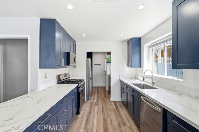 Detail Gallery Image 5 of 26 For 711 Stepney St, Inglewood,  CA 90302 - 3 Beds | 2 Baths