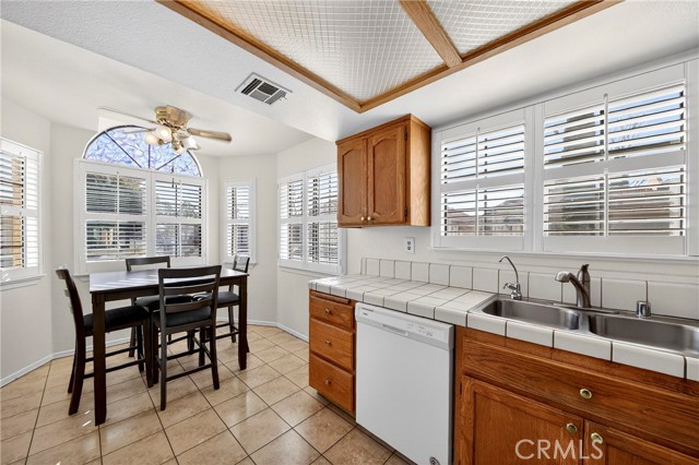 Detail Gallery Image 22 of 32 For 11620 Locust, Apple Valley,  CA 92308 - 2 Beds | 2 Baths