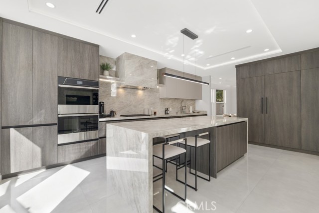 Detail Gallery Image 22 of 75 For 20151 via Medici, Porter Ranch,  CA 91326 - 5 Beds | 5 Baths