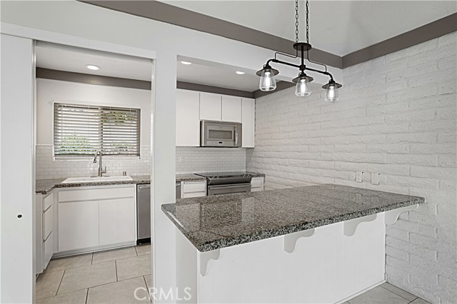 Detail Gallery Image 17 of 43 For 22392 Canyon Club Dr, Canyon Lake,  CA 92587 - 2 Beds | 2 Baths