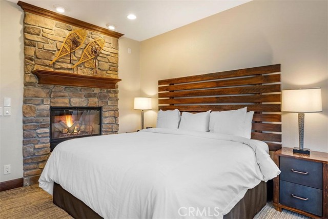 Detail Gallery Image 15 of 24 For 40671 Village Dr 15b,  Big Bear Lake,  CA 92315 - 4 Beds | 4 Baths