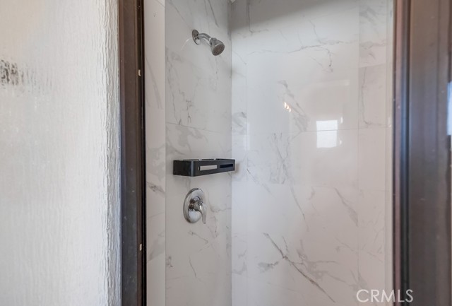 Detail Gallery Image 13 of 17 For 930 N Stanley Ave, West Hollywood,  CA 90046 - 2 Beds | 2 Baths