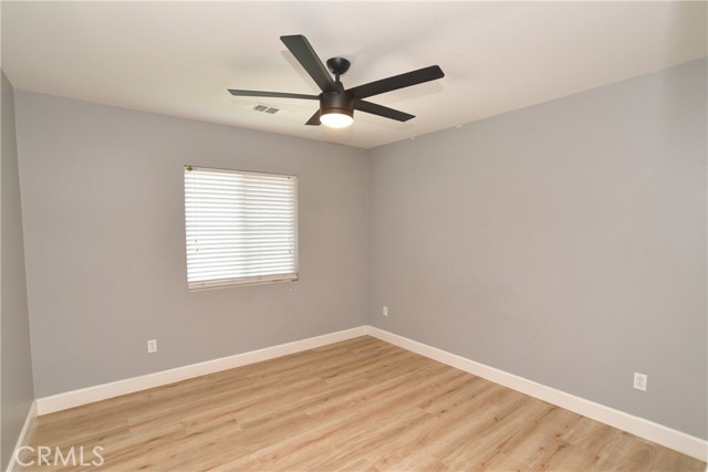 8011 Sea Salt Avenue, Fontana CA: https://media.crmls.org/medias/f429936f-e0ae-4cbc-9d6c-ee2795bc6e05.jpg