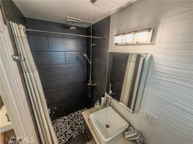 Detail Gallery Image 25 of 51 For 6841 E Bacarro, Long Beach,  CA 90815 - 4 Beds | 3 Baths