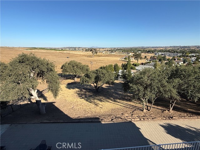 1312 Oak Ridge Way, Paso Robles CA: https://media.crmls.org/medias/f42a13a8-fd32-49f8-8c7d-2525fc107431.jpg