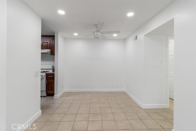 Detail Gallery Image 10 of 44 For 1044 Cabrillo Park #B,  Santa Ana,  CA 92701 - 2 Beds | 1 Baths