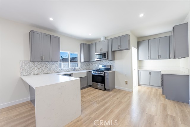 Detail Gallery Image 8 of 28 For 2131 N Pepper, Burbank,  CA 91505 - 2 Beds | 1/1 Baths