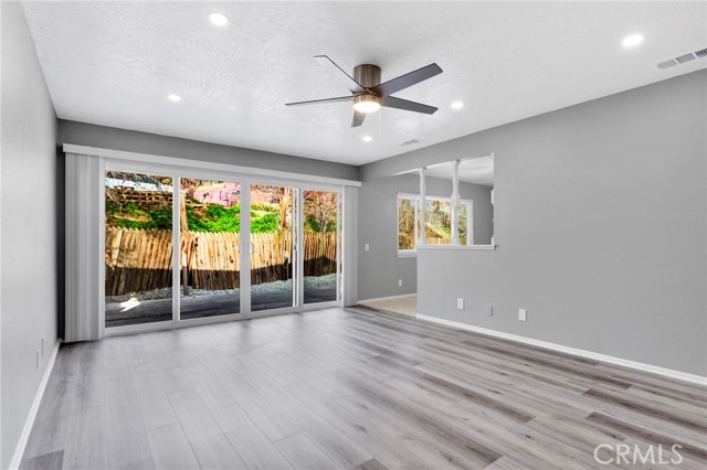 Detail Gallery Image 4 of 44 For 15846 Inyo, Victorville,  CA 92395 - 3 Beds | 2 Baths