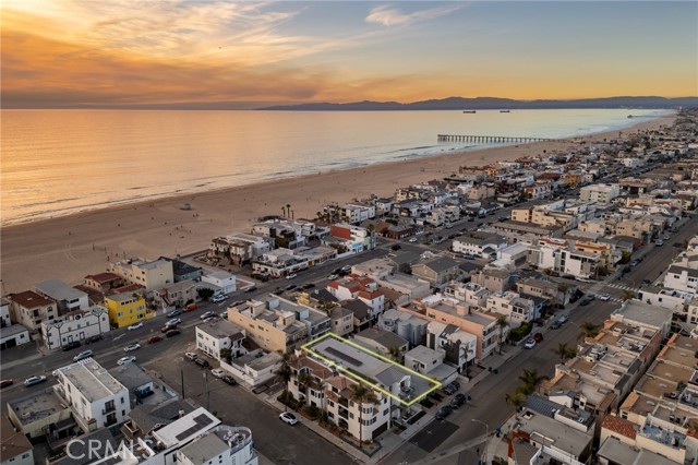 107 Manhattan Avenue, Hermosa Beach, California 90254, 5 Bedrooms Bedrooms, ,2 BathroomsBathrooms,Residential,For Sale,107 Manhattan Avenue,CRSB24201699