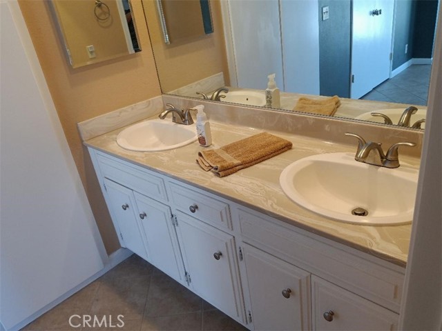 26930 Lakeview Drive, Helendale CA: https://media.crmls.org/medias/f42c8e3e-81b9-4866-8915-da7a445f1838.jpg