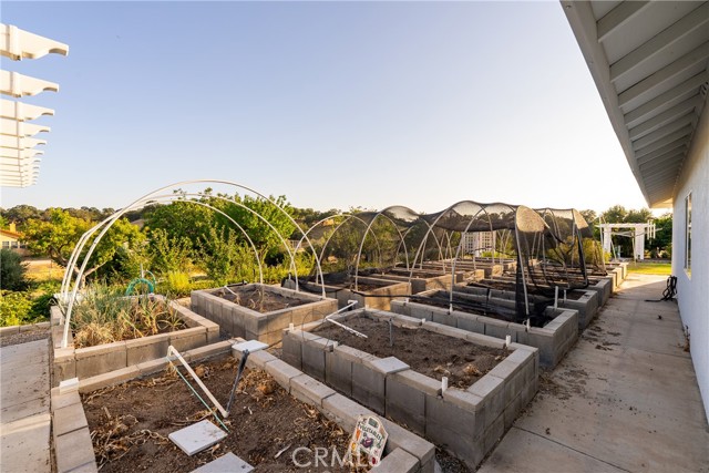 5570 Rancho La Loma Linda Drive, Paso Robles CA: https://media.crmls.org/medias/f42d38f2-fd41-444a-971e-e0e7d5225c00.jpg