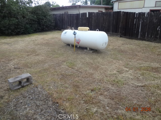 Detail Gallery Image 4 of 17 For 3327 Green Ave, Clearlake,  CA 95422 - 2 Beds | 1 Baths