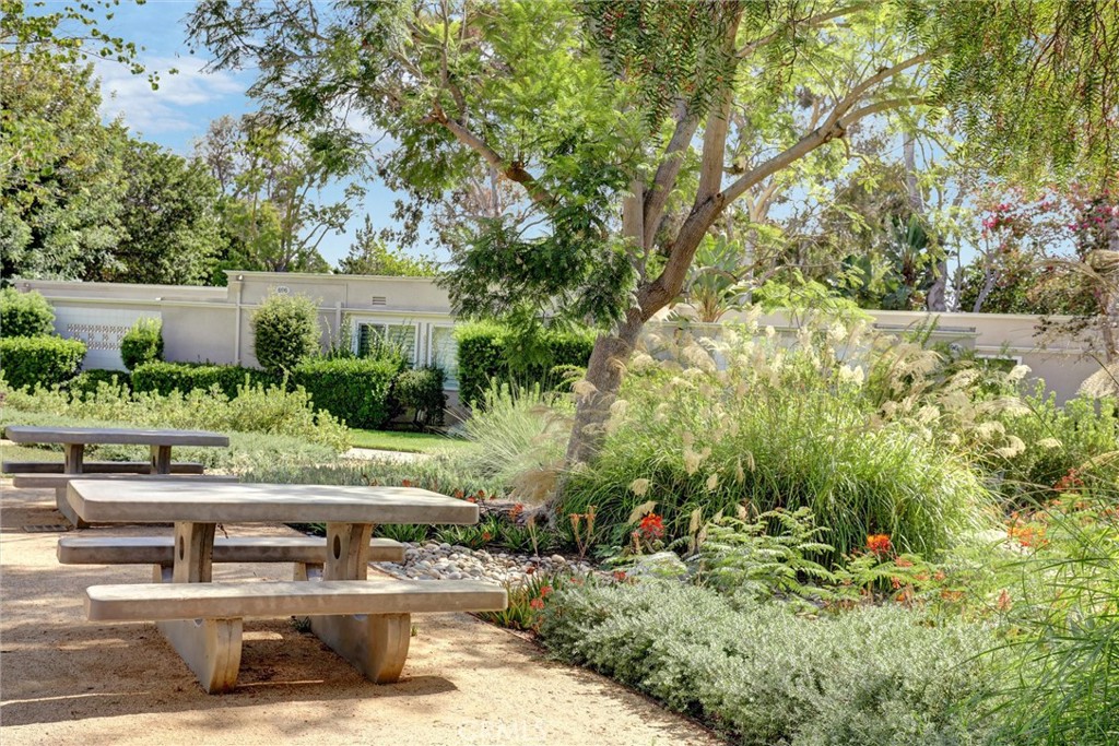 MLS #OC25194706 image #24