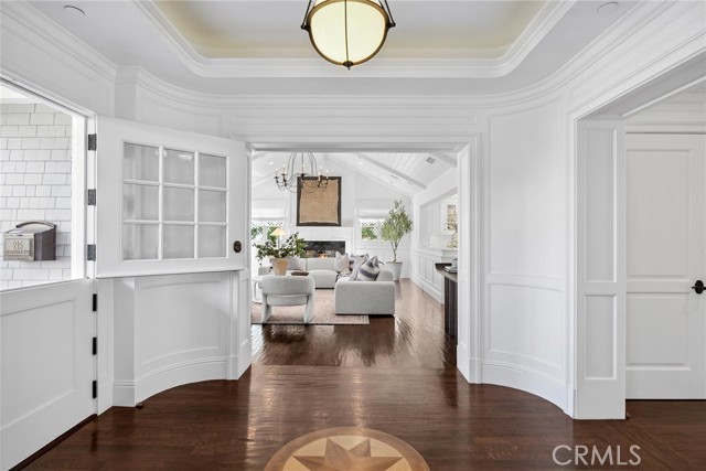 215 Marigold Avenue, Corona del Mar CA: https://media.crmls.org/medias/f42ee2c8-fb4a-42da-8cbb-dc74b5fe45cc.jpg