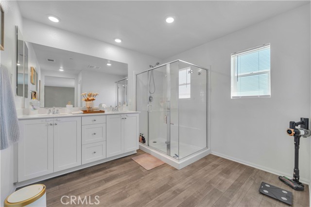 4422 Jade Court, Lancaster CA: https://media.crmls.org/medias/f42fb591-bdf8-4b8e-92f3-85d6d16f2e90.jpg