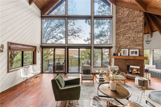Detail Gallery Image 6 of 44 For 1148 Nadelhorn Dr, Lake Arrowhead,  CA 92352 - 4 Beds | 2/1 Baths