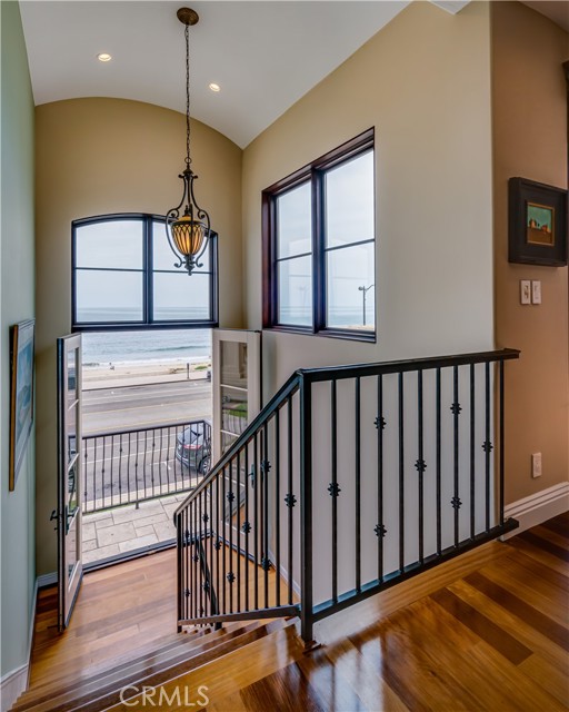 1724 Esplanade, Redondo Beach, California 90277, 3 Bedrooms Bedrooms, ,1 BathroomBathrooms,Residential,Sold,Esplanade,SB21185823