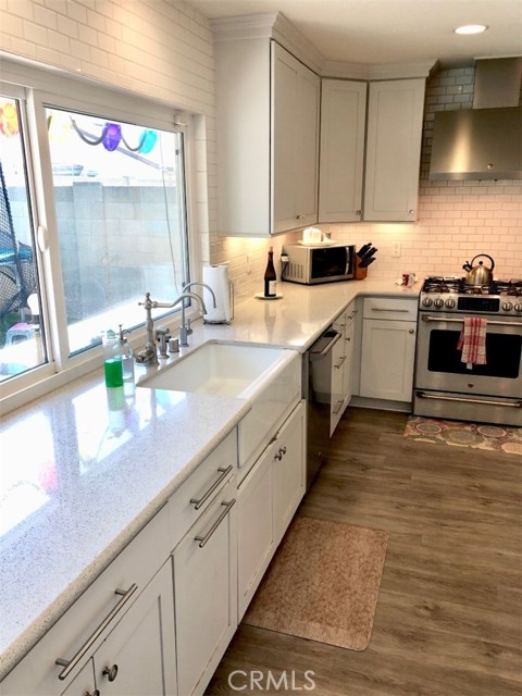 7041 Stonewood Drive, Huntington Beach CA: https://media.crmls.org/medias/f4301c1d-c610-4aad-b38e-d0fe63b71fa2.jpg