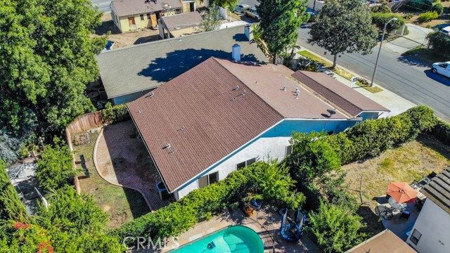 18119 Calvert Street photo 34