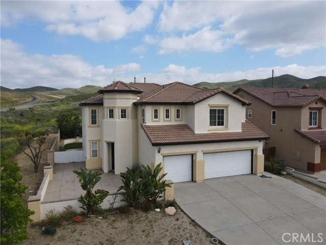 Detail Gallery Image 2 of 32 For 31504 Canyon View Dr, Lake Elsinore,  CA 92532 - 5 Beds | 3 Baths