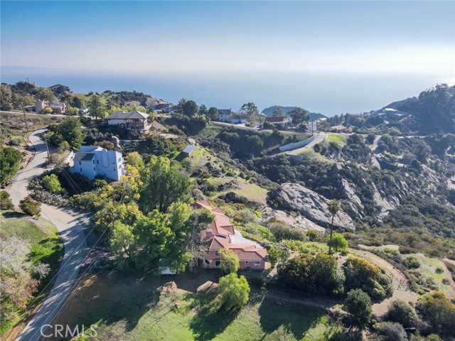 Detail Gallery Image 4 of 74 For 135 Loma Metisse Rd, Malibu,  CA 90265 - 5 Beds | 5 Baths