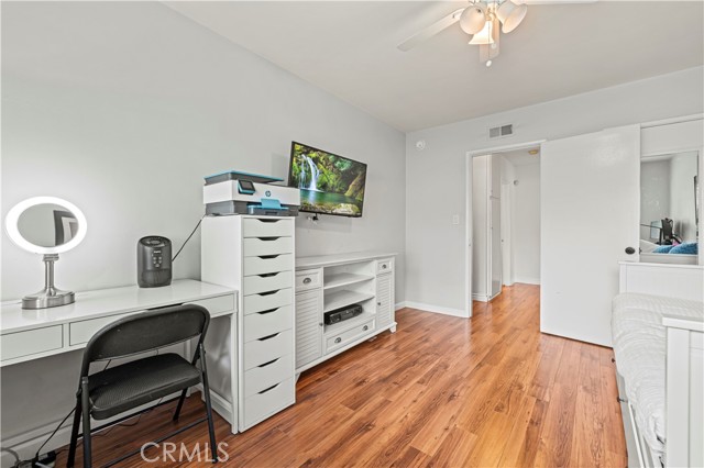 17955 Archwood Street, Reseda CA: https://media.crmls.org/medias/f4315670-b63b-4e01-bfef-8b1b613c2b4f.jpg