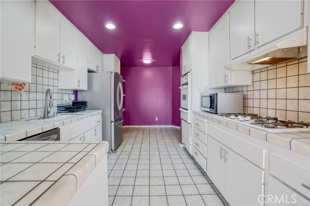 Detail Gallery Image 6 of 36 For 1129 Larrabee St #10,  West Hollywood,  CA 90069 - 2 Beds | 2 Baths