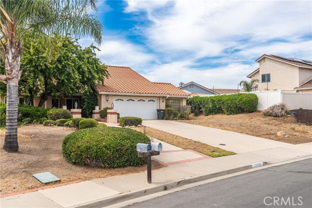 Detail Gallery Image 2 of 39 For 22668 Hunwut Dr, Wildomar,  CA 92595 - 4 Beds | 2 Baths
