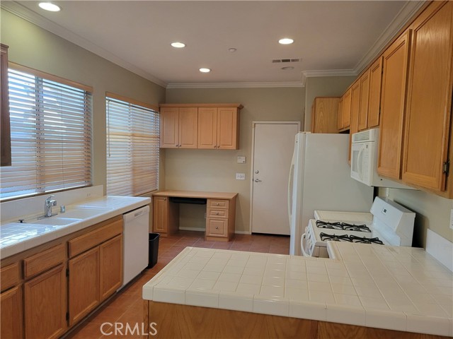 Detail Gallery Image 2 of 11 For 33 Sobrante, Aliso Viejo,  CA 92656 - 2 Beds | 2/1 Baths