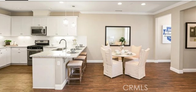 Detail Gallery Image 4 of 24 For 1510 El Paseo, Lake Forest,  CA 92610 - 3 Beds | 2/1 Baths