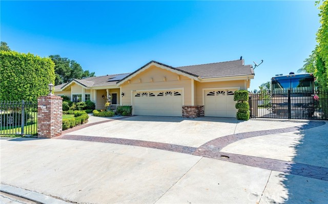 22501 Marilla Street, Chatsworth CA: https://media.crmls.org/medias/f432947a-48e6-4a6c-b135-b79331789543.jpg