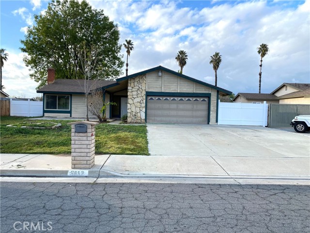 9869 Calle Esplanade, Riverside, CA 92503