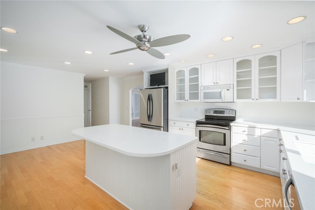 Detail Gallery Image 9 of 28 For 32106 Harborview Ln, Westlake Village,  CA 91361 - 3 Beds | 3 Baths