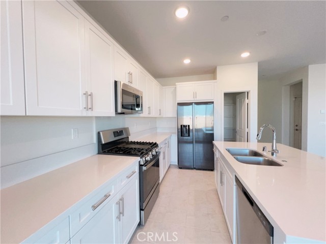 Detail Gallery Image 5 of 25 For 4664 S Piper Way, Ontario,  CA 91762 - 4 Beds | 3 Baths