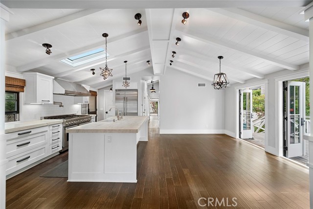 411 Poplar Street, Laguna Beach CA: https://media.crmls.org/medias/f4340bcb-d387-4ce7-bba8-824c8dc1e287.jpg
