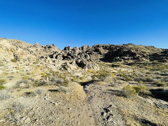 Detail Gallery Image 31 of 46 For 46328304 Joshua Rd, Apple Valley,  CA 92307 - – Beds | – Baths