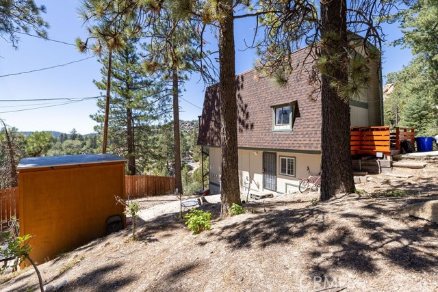 2476 Elko Drive, Running Springs CA: https://media.crmls.org/medias/f4343ad1-e423-4eed-82a7-361c78a78ec0.jpg