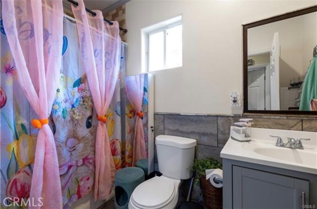 Detail Gallery Image 18 of 21 For 1843 Cerritos, Long Beach,  CA 90806 - 5 Beds | 3 Baths