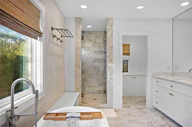 Detail Gallery Image 25 of 37 For 1725 Skylark, Newport Beach,  CA 92660 - 5 Beds | 4/1 Baths