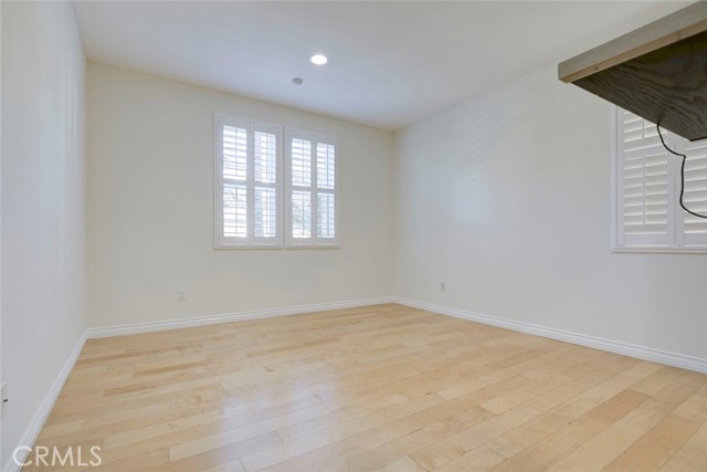 Detail Gallery Image 21 of 32 For 556 E Palm Ave #102,  Burbank,  CA 91501 - 3 Beds | 3 Baths