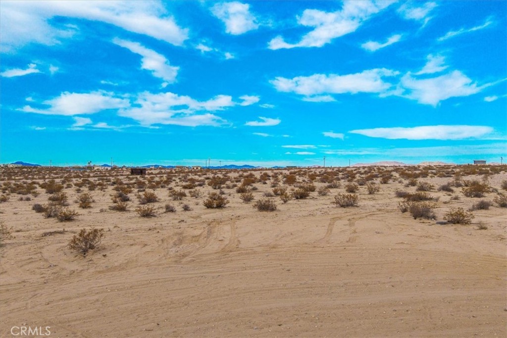https://media.crmls.org/medias/f434fa44-a134-464b-ae39-1981a851c948.jpg?preset=X-Large