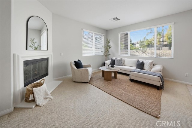 Detail Gallery Image 18 of 43 For 19345 Laroda Ln, Saugus,  CA 91350 - 3 Beds | 2/1 Baths