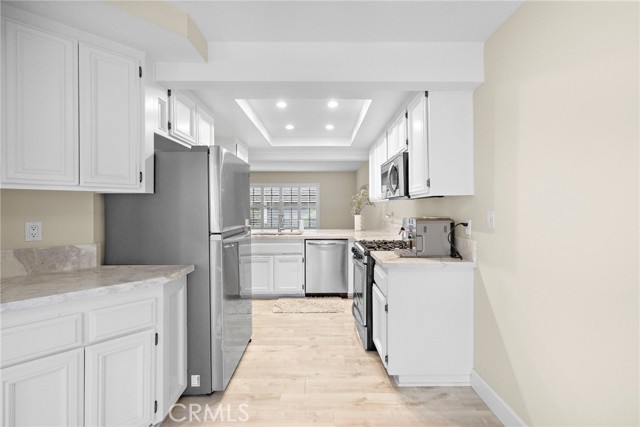 Detail Gallery Image 12 of 39 For 6 Fieldflower, Irvine,  CA 92614 - 3 Beds | 2/1 Baths