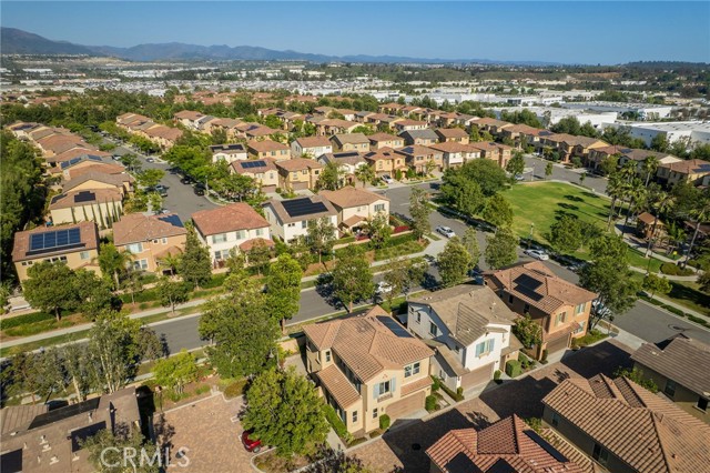 15 Clover, Lake Forest CA: https://media.crmls.org/medias/f435914b-0b0c-4d4d-84bc-5edae39f1899.jpg