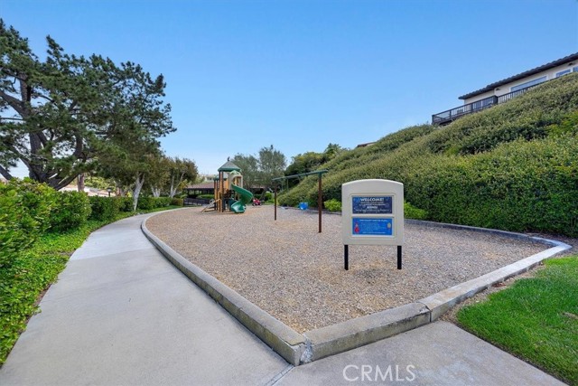 31 Oaktree Lane, Rolling Hills Estates CA: https://media.crmls.org/medias/f435b4ff-3099-454e-9fdc-a2d833e02590.jpg