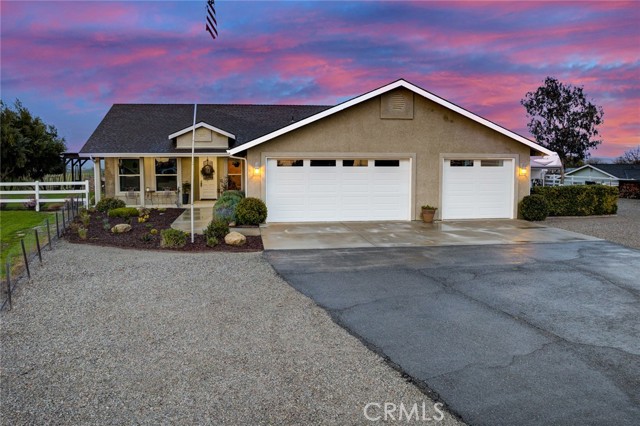 Detail Gallery Image 3 of 64 For 5095 White Tail Place, Paso Robles,  CA 93446 - 4 Beds | 2 Baths