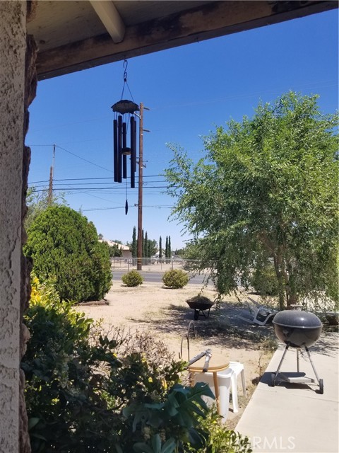 15921 Sultana Street, Hesperia CA: https://media.crmls.org/medias/f4368615-c848-4b8f-a708-b49f9bb42067.jpg